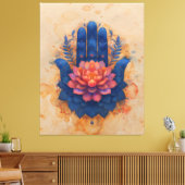 Hamsa Hand mit Lotus-Blume Leinwanddruck (Insitu (Wohnzimmer))