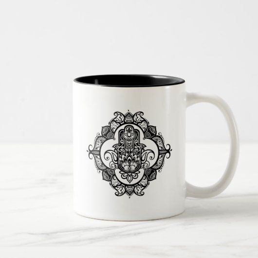 Hamsa mit ethnischem Verzierungs-Gekritzel Zweifarbige Tasse (Rechts)