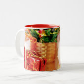 Hamster Kokolinka mit Weihnachtsbaum Zweifarbige Tasse (Vorderseite Links)