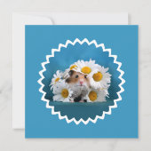 Hamster mit Gänseblümchen-Blumenstrauß Feiertag Feiertagskarte (Vorderseite)