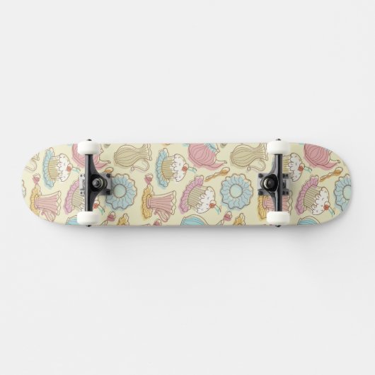 Hand, die Geschirr-Silhouetten zeichnet Skateboard (Horizontal)