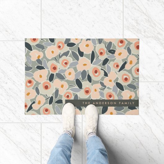 Hand-Drawn Bold Inky Floral Pattern- Sunlit Meadow Fußmatte (Indoor)