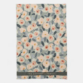 Hand-Drawn Bold Inky Floral Pattern- Sunlit Meadow Geschirrtuch (Vertikal)