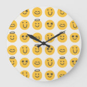 Hand Drawn Happy Emoji Pattern Große Wanduhr (Vorderseite)