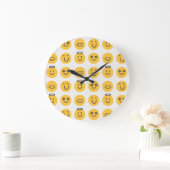 Hand Drawn Happy Emoji Pattern Große Wanduhr (Zuhause)