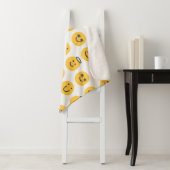 Hand Drawn Happy Emoji Pattern Sherpadecke (Beispiel)