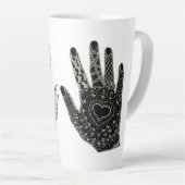 Hand Drawn Heart Hands Beer Stein Milchtasse (Rechte Ecke)