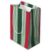Hand Drawn Red and Green Striped Holiday Mittlere Geschenktüte (Rückseite Schrägansicht)
