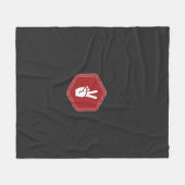 Hand, Geste, Daumen, Schriftart, Rot, Handgelenk,  Fleecedecke (Vorderseite (Horizontal))