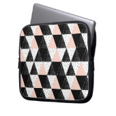 Hand gezeichnetes Dreieck-geometrisches Muster Laptopschutzhülle (Vorderseite Links)