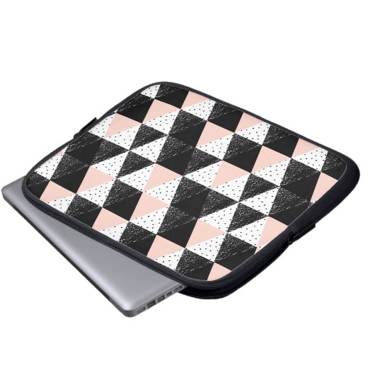 Hand gezeichnetes Dreieck-geometrisches Muster Laptopschutzhülle (Vorne Knopf)