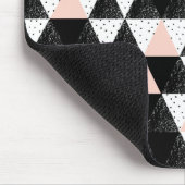 Hand gezeichnetes Dreieck-geometrisches Muster Mousepad (Ecke)