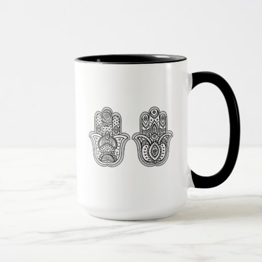 Hand gezeichnetes Hamsa mit Verzierungen Tasse (Rechts)