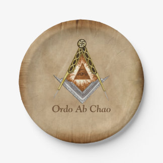 Hand gezeichnetes Quadrat und Kompass mit allem Pappteller