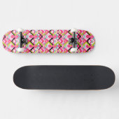 Hand gezeichnetes rosa Zickzack-Muster Skateboard (Horizontal)