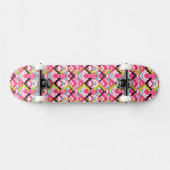Hand gezeichnetes rosa Zickzack-Muster Skateboard (Horizontal)