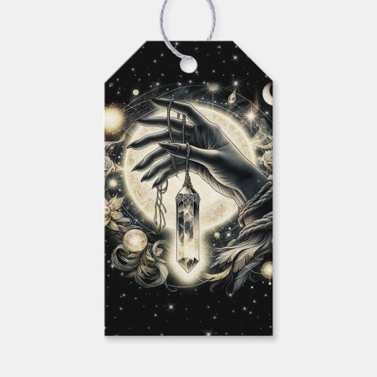 Hand halten eines Kristalls unter dem Mondlicht Geschenkanhänger (Vorderseite)