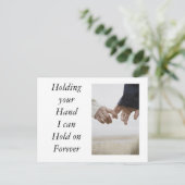 Hand halten einladungspostkarte (Stehend Vorderseite)