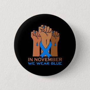 Hand im November tragen wir Blaues Diabetes-Bewuss Button