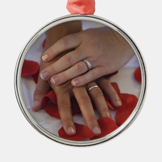Hand- und Ringe Ornament Aus Metall (Vorne)