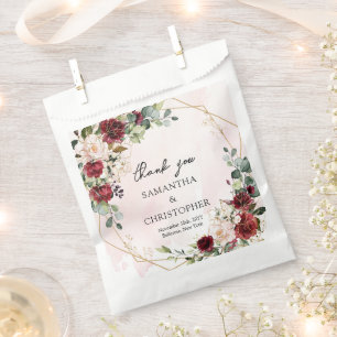Hand zeichnend bordeauxfarbene Salbeihochzeit Geschenktütchen