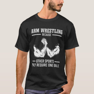 Handarmringen und Armringen im Wrestling T-Shirt