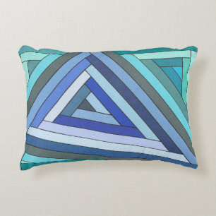 Handbemaltes blaues geometrisches Dreiecksdesign Dekokissen
