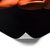 Händchen, die eine dunkle Nacht mit der Kerze halt Poster (Ecke)