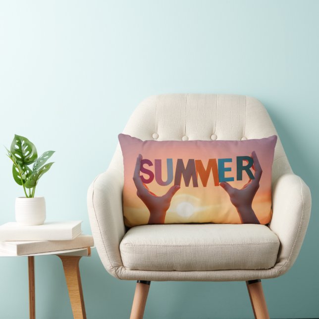 Händchen, die Sommertext halten Lendenkissen (Stuhl )