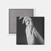 Hände der Frau Magnet (Vorderseite/Rückseite)