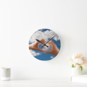 Hände der Liebe Runde Wanduhr (Zuhause)