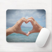 Hände, die ein Herz-Mousepad bilden - heller Hinte Mousepad (Mit Mouse)