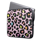 Hände, die online zur Touch gehen. Konzept Laptopschutzhülle (Vorderseite Links)