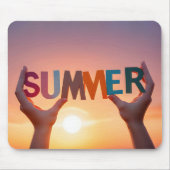 Hände, die Sommertext halten Mousepad (Vorne)