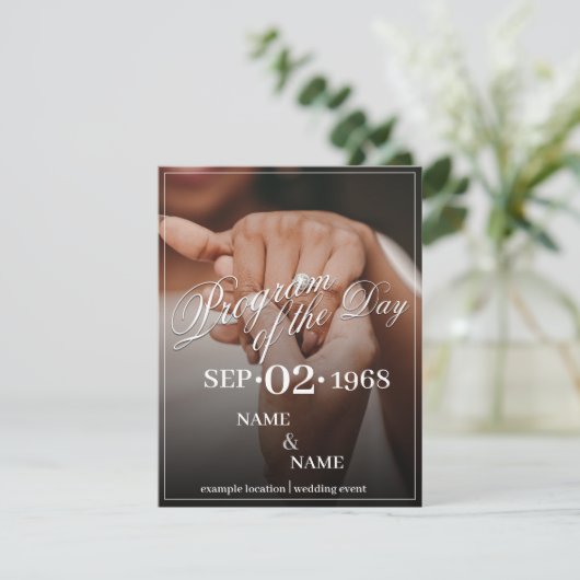 Hände eines farbigen Ehepaares mit Ring (Stehend Vorderseite)