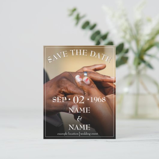 Hände eines farbigen Hochzeitspaares Button auf de (Stehend Vorderseite)