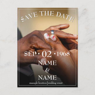 Hände eines Hochzeitsknechtchens Button a Postkarte