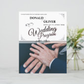 Hände eines homosexuellen Ehepaares mit Rings (Stehend Vorderseite)