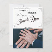 Hände eines homosexuellen Ehepaares mit Rings (Vorderseite)