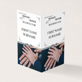 Hände eines homosexuellen Ehepaares mit Rings