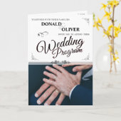 Hände eines homosexuellen Ehepaares mit Rings Karte (Gelbe Blume)