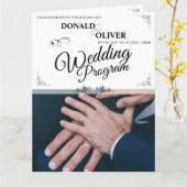 Hände eines homosexuellen Ehepaares mit Rings Karte (Gelbe Blume)