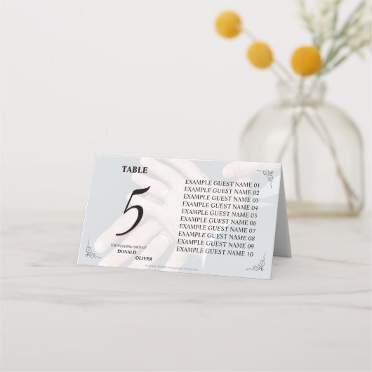 Hände eines homosexuellen Ehepaares mit Rings Platzkarte (Vorderseite)