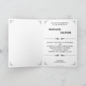 Hände eines schwulen Hochzeitskopfes mit Ringen Ankündigung (Innenseite)