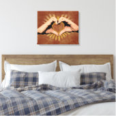 Hände in der Form eines Herzens, Liebe-Design Leinwanddruck (Insitu (Schlafzimmer))