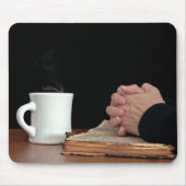 Hände in die alte Bibel Mousepad (Vorne)