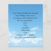 Hände in Herzform Silhouette auf blauem Himmel Flyer (Hinten)