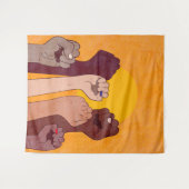 Hände mit Faust oben über der gelben Sonne aufgeha Wandteppich (Vorderseite (Horizontal))