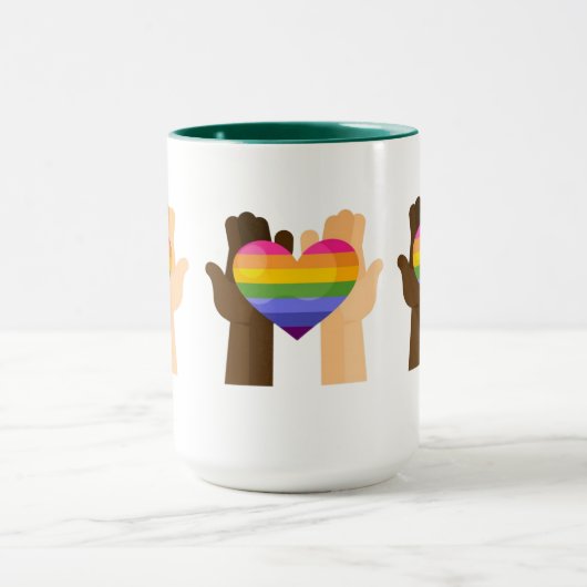 Hände mit Regenbogenherz Tasse (Zentrum)