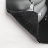 Hände mit Rosenkranzperlen Mousepad (Ecke)